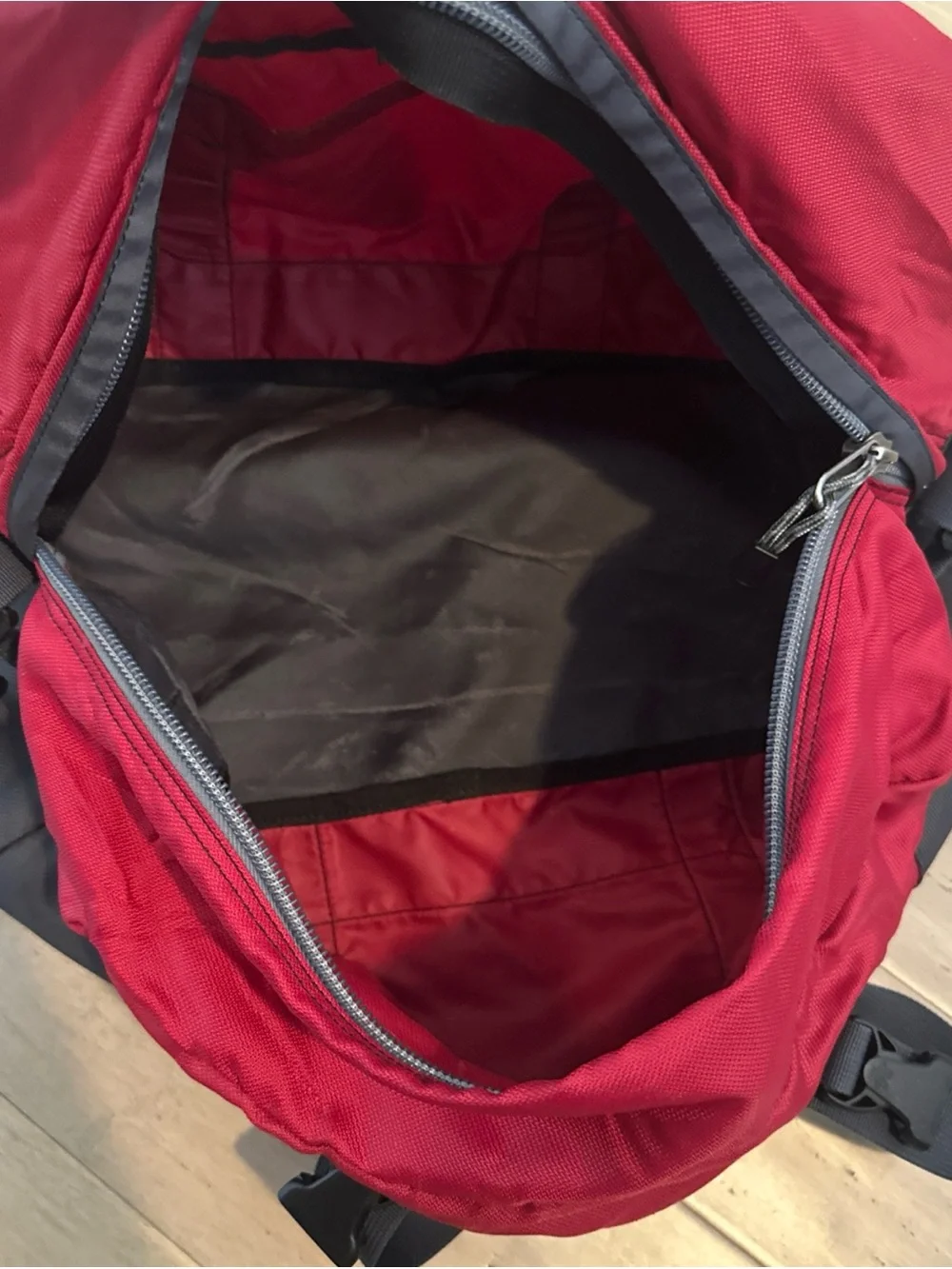 Orvis Red And Grey Nylon Duffle Weekend Travel Carry on Bag Shoulder Strap